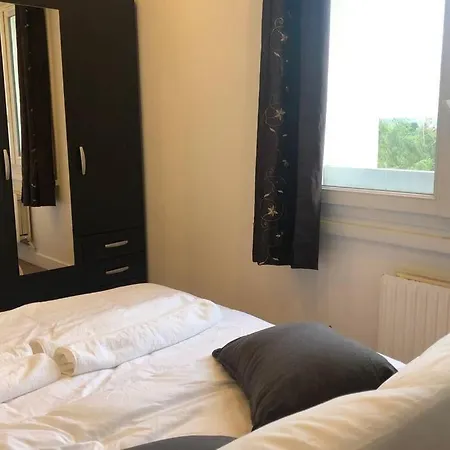 02 Bedrooms-paris-disneyland-parking-rer A 3' ノワジー＝ル＝グラン
