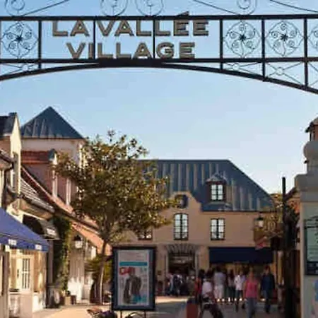 02 Bedrooms-paris-disneyland-parking-rer A 3' *